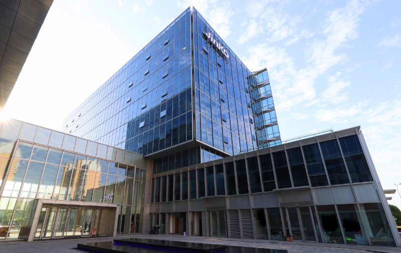 DeepCtrls × JinkoSolar Vietnam: Cooling Optimization Saves Millions in Annual Electricity Costs